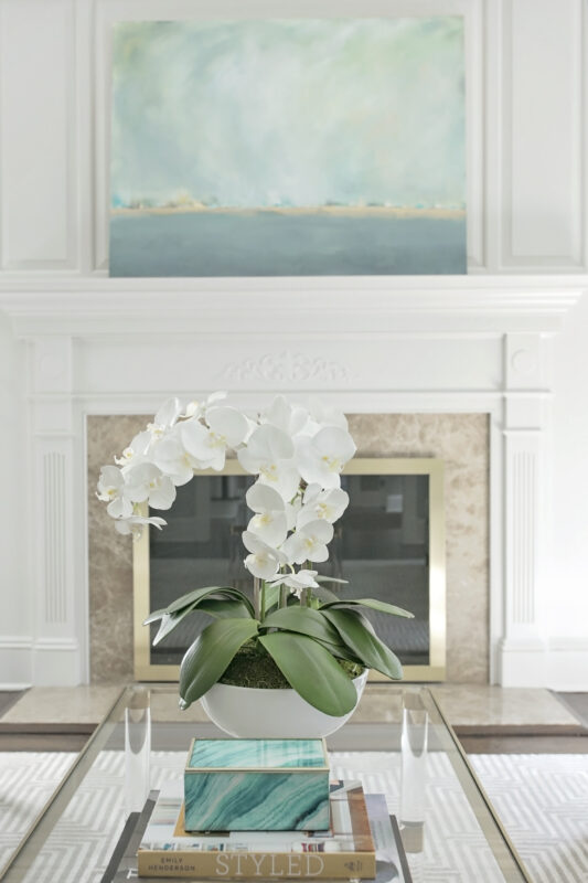 Image of painted living room utilizing MHI's 6 tips for selecting a paint color